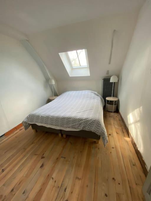 Maison Leocha Sablons-sur-Huisne Экстерьер фото