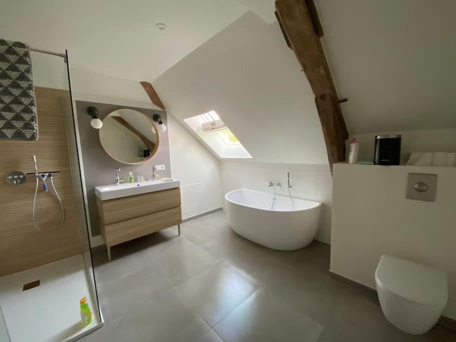 Maison Leocha Sablons-sur-Huisne Экстерьер фото