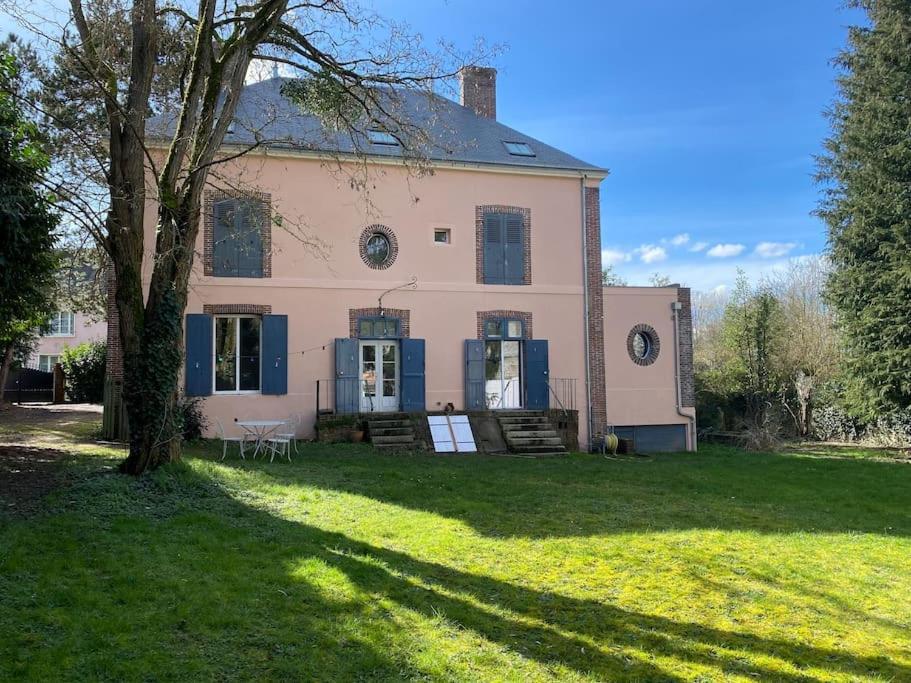 Maison Leocha Sablons-sur-Huisne Экстерьер фото